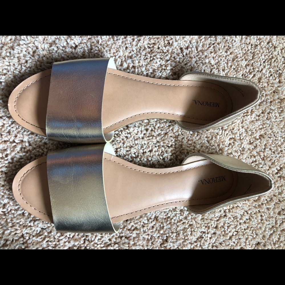 Women’s Gold Flats (Sandals)